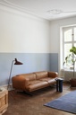 AV23 - Inland 3-seater sofa / Black base / Leather Cognac