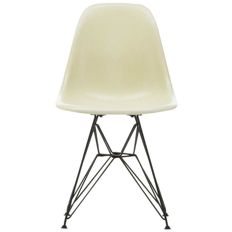 Eames Fiberglass Chair DSR