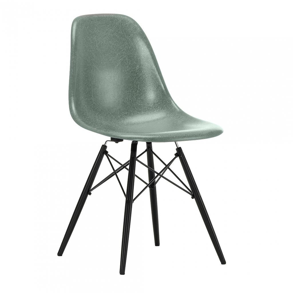 Eames Fiberglass Chair DSW