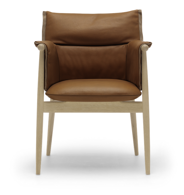 EOO5 - Embrace Armchair