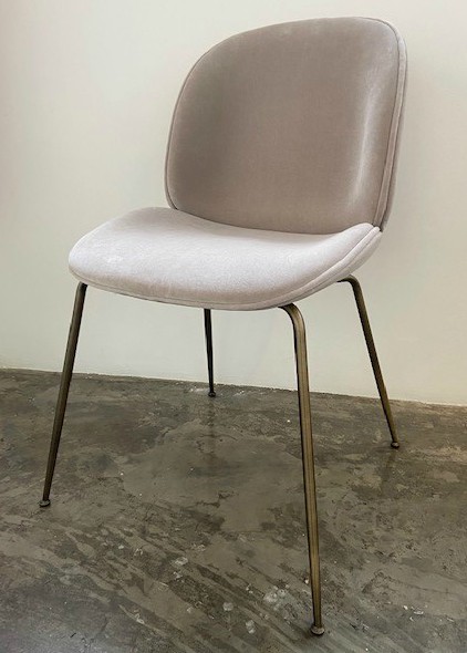 Beetle Dining Chair - Fully upholstered - Antique brass - Kvadrat Harald 3 233