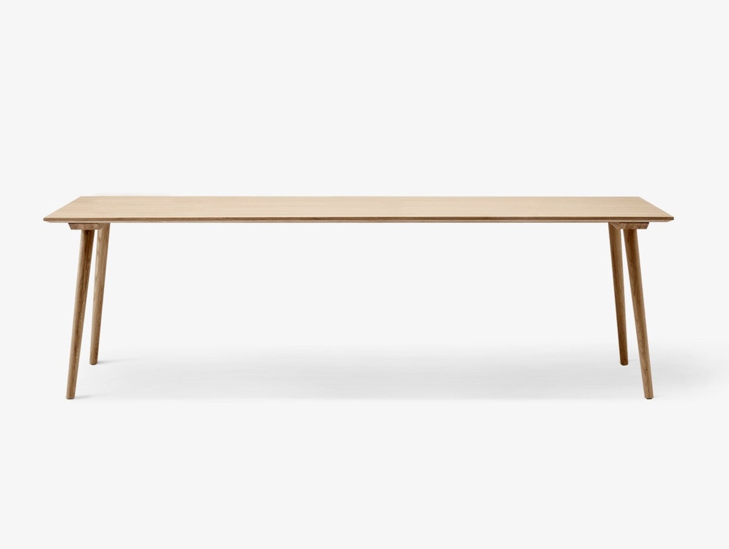 SK6 - In Between dining table