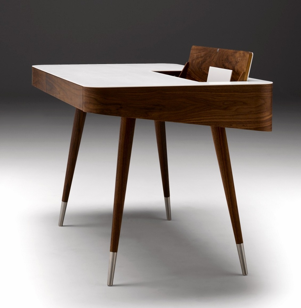 AK 1330 - Desk / Walnut