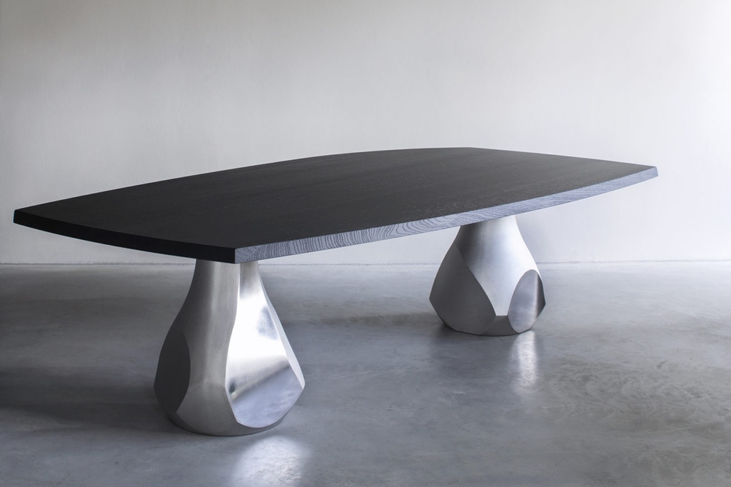 Pukalu Table / Polished aluminium / Oak black brushed