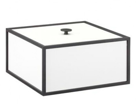 Frame 20 / White